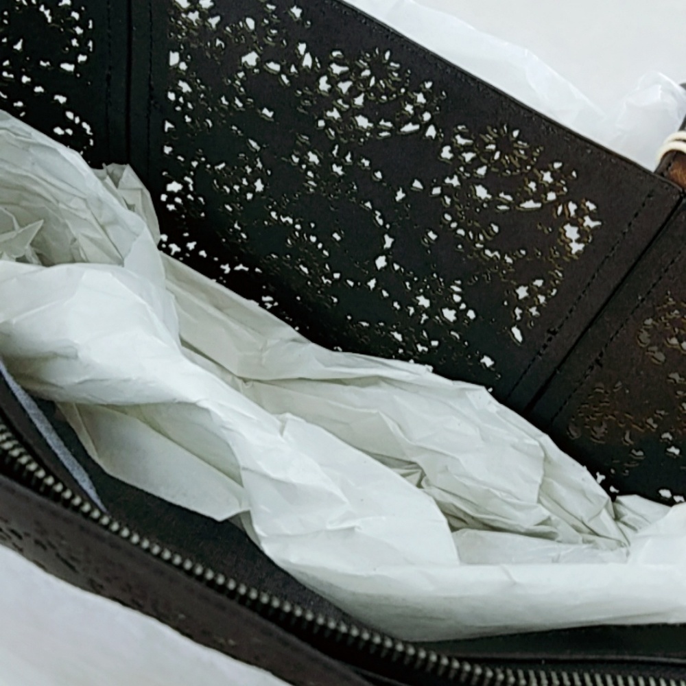 *Moved to @Foxtail90* LUCKY BRAND Tote - Picture 4 of 8